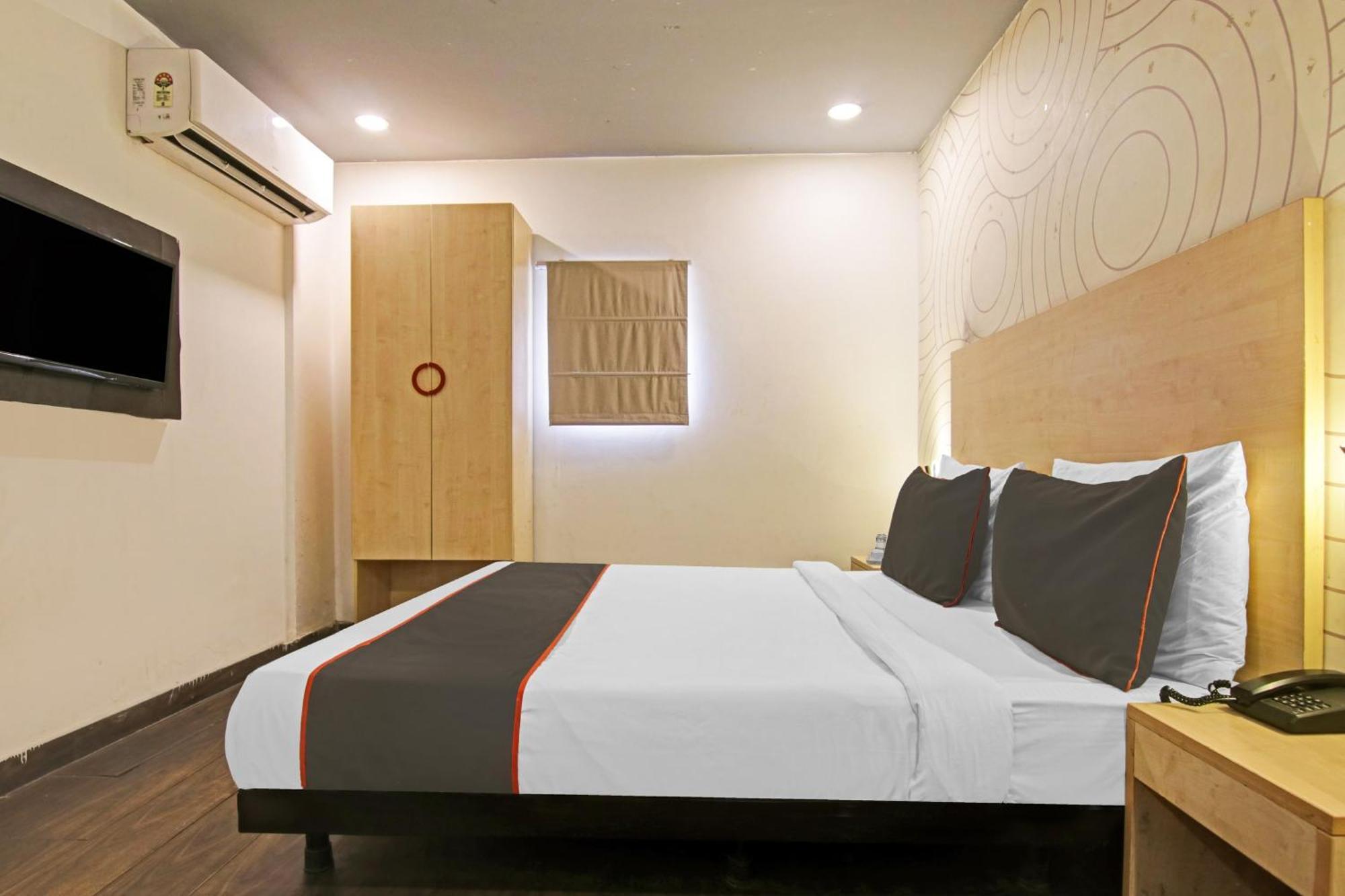 Collection O Slf Mall Sector 30 Hotel Faridabad Exterior photo